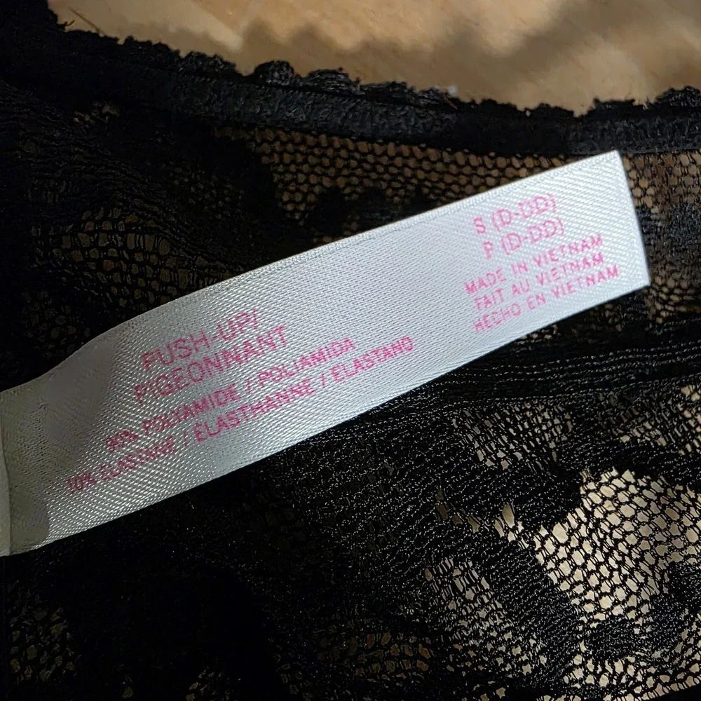 Victoria's Secret PINK Push-up Pigeonnant Lace Underwire Bra Sz‎ S (D-DD) BLACK